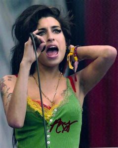 AMY WINEHOUSE autographed photo #1! Fantastic!