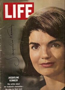JACQUELINE KENNEDY- Extremely RARE Autographed "LIFE" magazine f