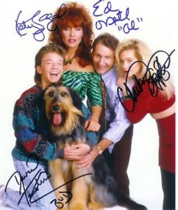 MARRIED WITH CHILDREN autographed cast photo- BEAUTIFUL pose