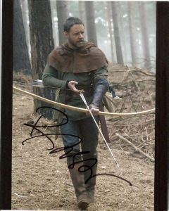 RUSSELL CROWE autograph- from "GLADIATOR"! Great shot!