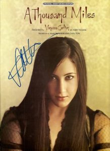 VANESSA CARLTON autographed "A THOUSAND MILES" LYRIC BOOKLET!